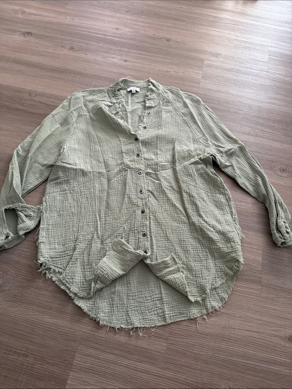 Relaxed Light Green Women's Gauze Button-Up Tunic